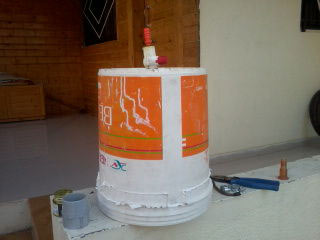 Резервуар для сбора биогаза делаем из банки из-под краски